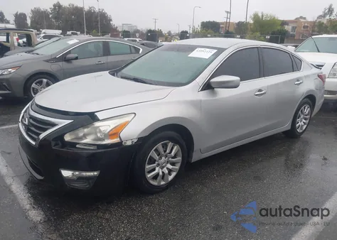 2015 Nissan Altima 2.5/2.5 S/2.5 Sl/2.5 Sv z USA, uszkodzony, nr VIN 1N4AL3AP3FC232470